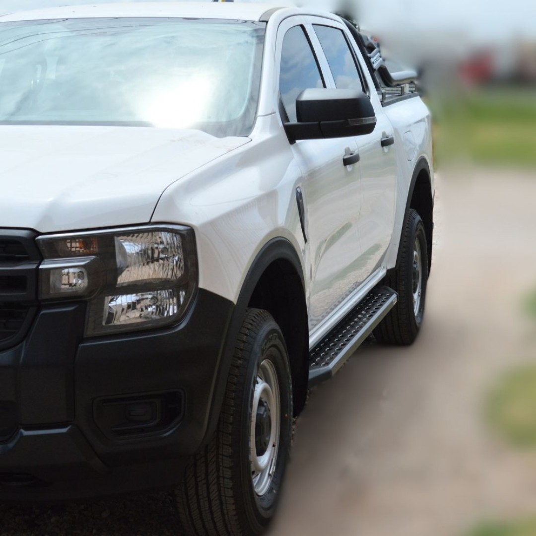 ESTRIBOS BLACKTREND WILD ACERO GALVANIZADO NEGROS CABINA DOBLE S10 12-> RANGER 12-> FRONTIER 17-> HILUX 05-> AMAROK 10-> RAMPAGE (NO INCLUYE SOPORTES) (EBW000) - Imagen 2