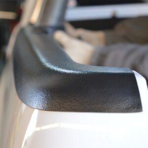 RAIL CUBRE BORDE CAJA TOYOTA HILUX D/C 16> (2 PIEZAS) (002.004.0018)